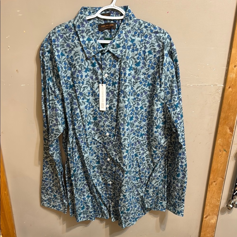 Fairlane & Sons Blue Floral Casual Button Down Shirt with Collared Neckline